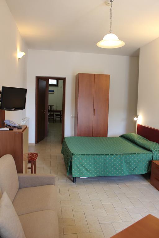 Il Casaletto Dei Ludi Aparthotel Aranova Buitenkant foto
