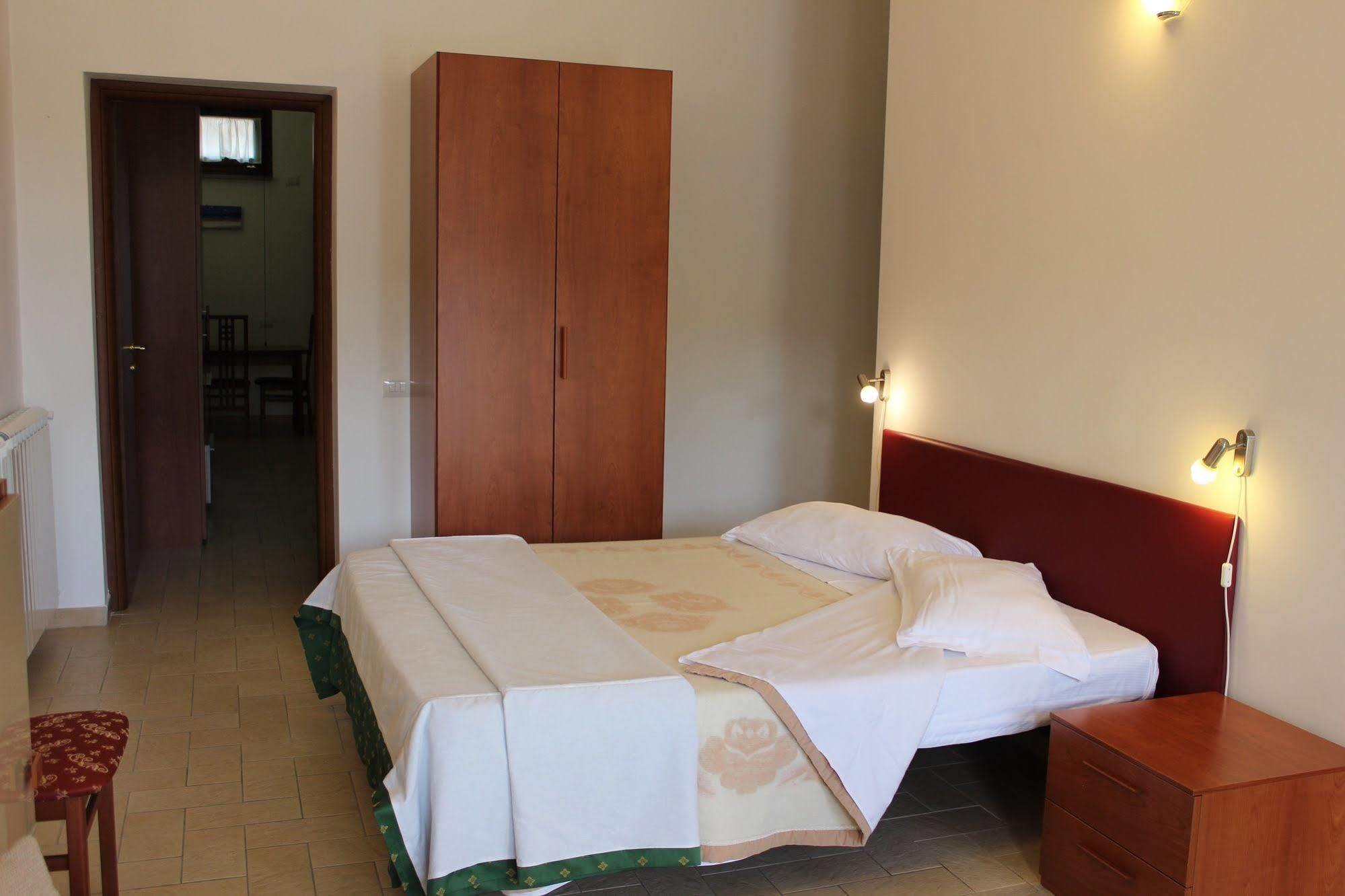 Il Casaletto Dei Ludi Aparthotel Aranova Buitenkant foto