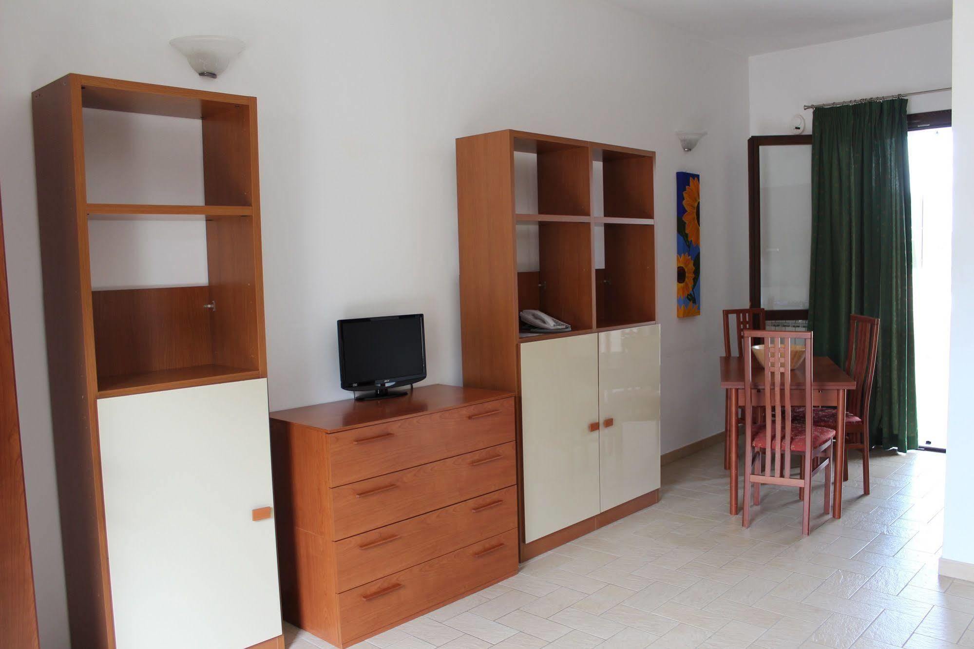 Il Casaletto Dei Ludi Aparthotel Aranova Buitenkant foto