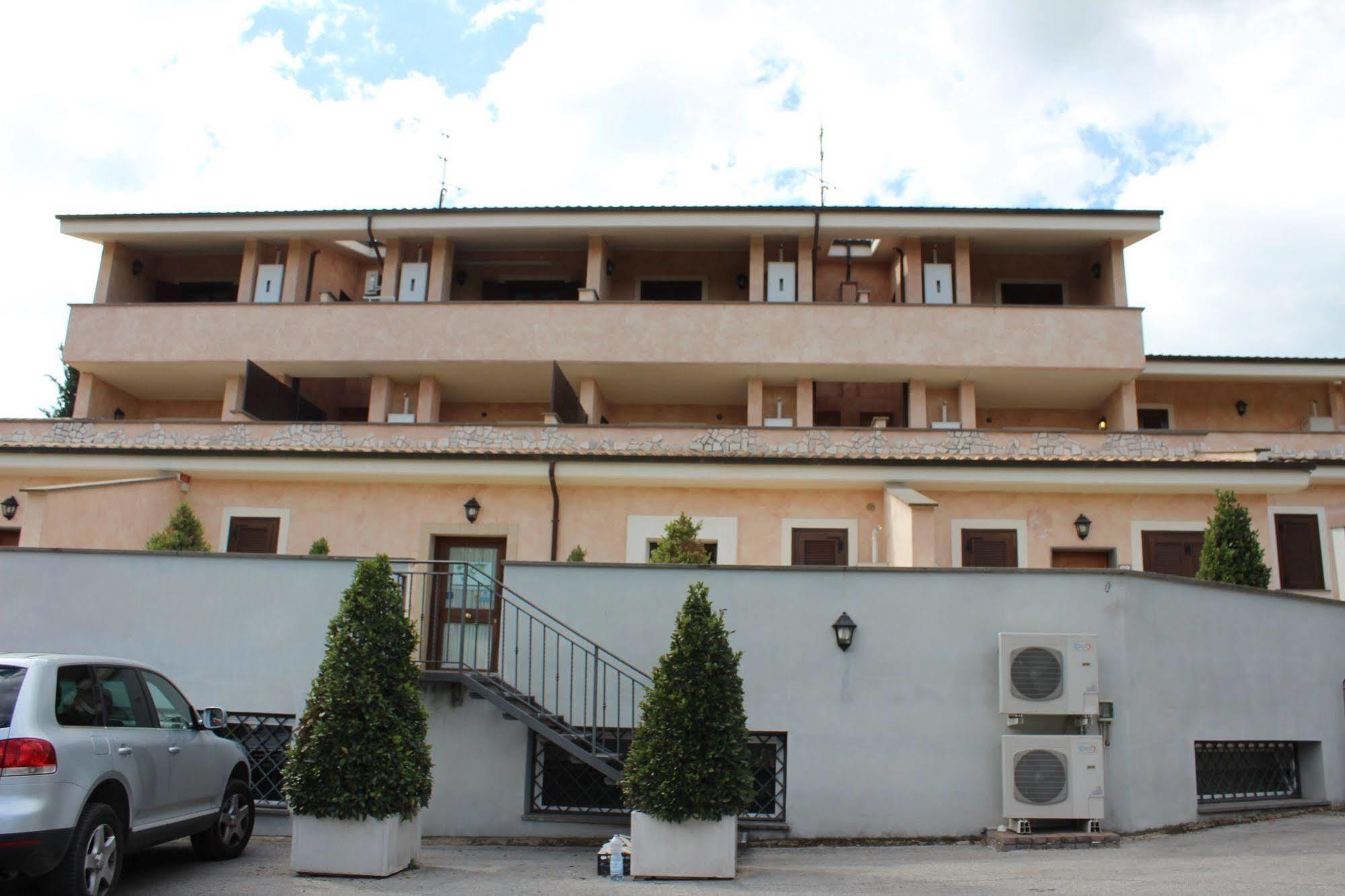 Il Casaletto Dei Ludi Aparthotel Aranova Buitenkant foto